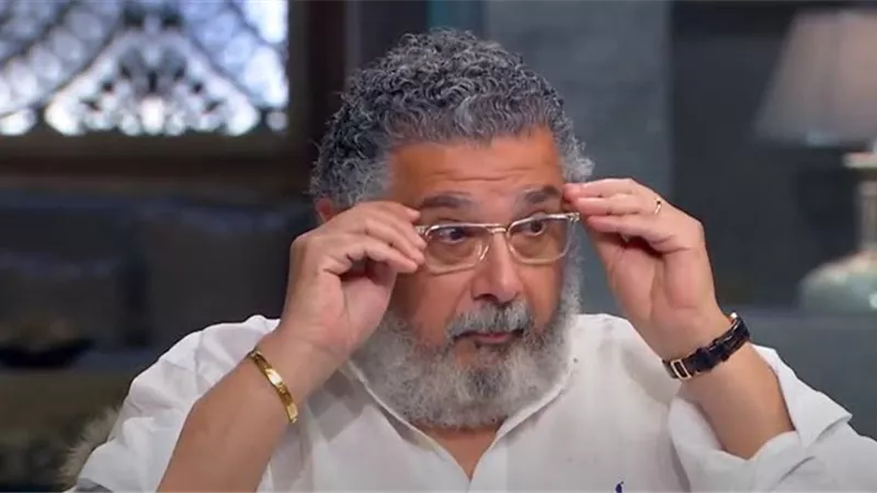 ماجد الكدواني يروي قصة حبه الأول وعمرو أديب في ذهول   