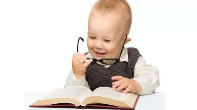 5 إشارات تدل على أن طفلك شديد الذكاء (إنفوجراف)