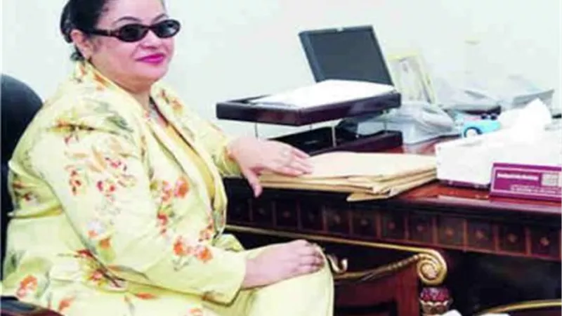 ظَبْية خميس | أول إماراتية تعمل في جامعة الدول العربية