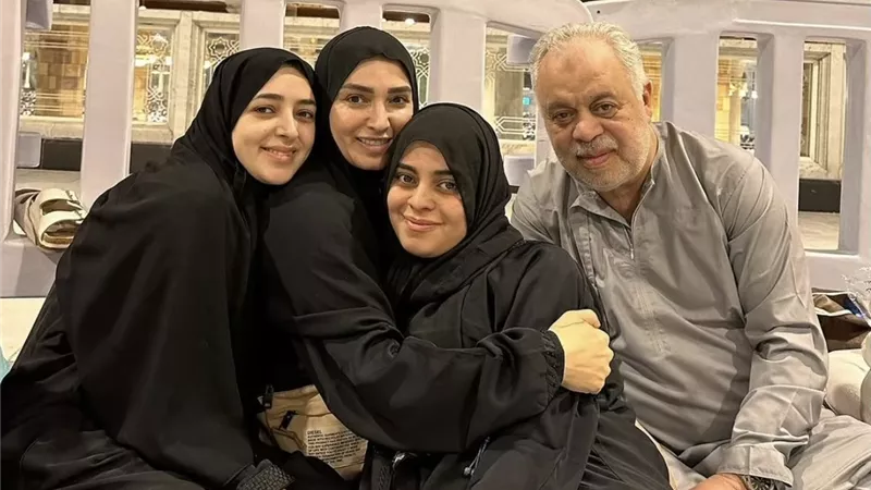 كيف فاجأ أشرف زكي زوجته روجينا في عيد ميلادها؟