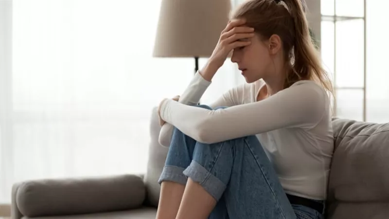 5 نصائح للتعامل مع أول دورة شهرية لابنتك المراهقة (إنفوجراف)
