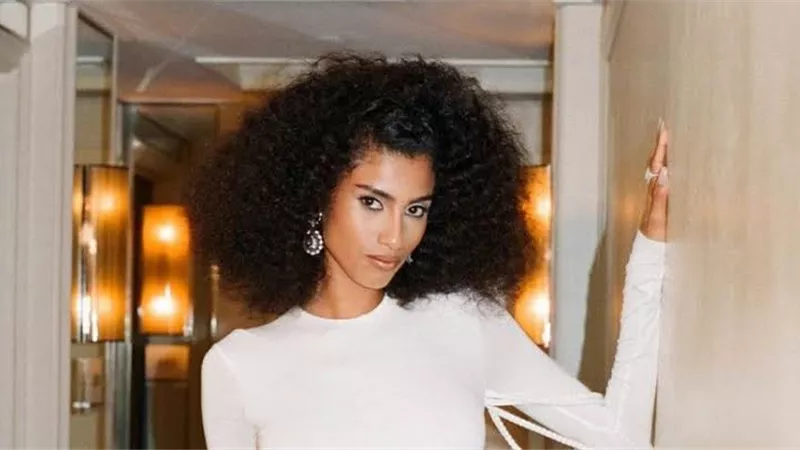 المصرية إيمان همام تخطف الأنظار بإطلالات جاكيموس الفاخرة 2024 (صور)