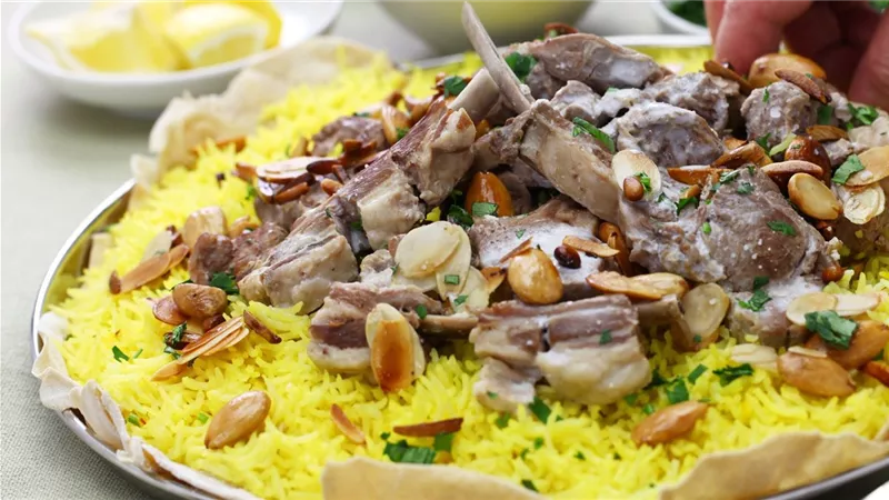 طريقة عمل المنسف الأردني باللحم