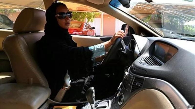  للسعوديات.. بهذه الطريقة استخرجي رخصة القيادة في أبشر