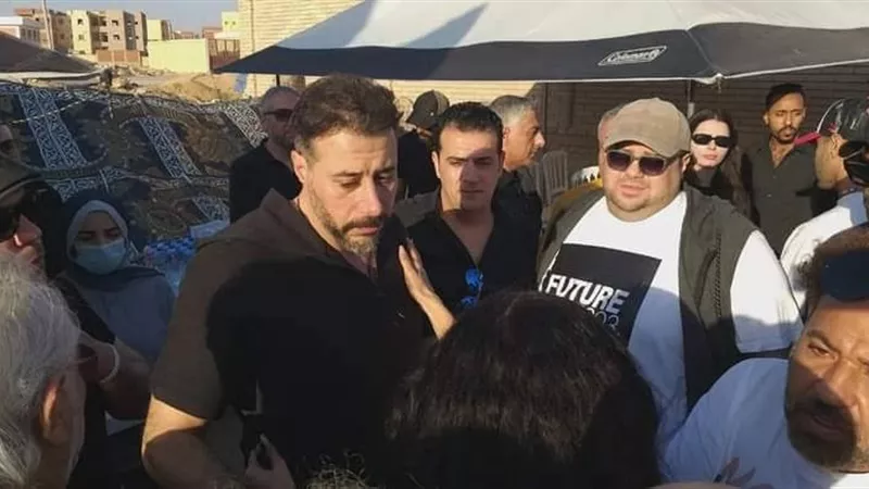 أحمد السعدني يوجه رسالة وداع واعتذار بعد وفاة والده