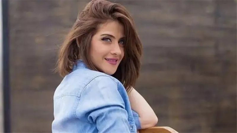 هيدي كرم توجه رسالة غامضة.. «تفاؤل وحكمة»