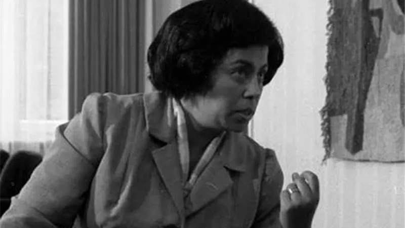 حكمت أبو زيد | أول سيدة تتقلد منصب وزيرة في مصر