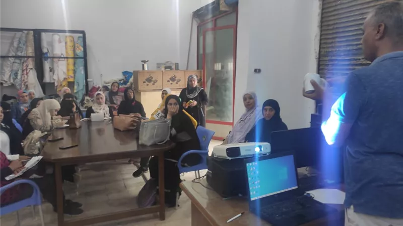 تدريب 22 سيدة وفتاة سيناوية لاختراق مجال العمل الحر (صور)