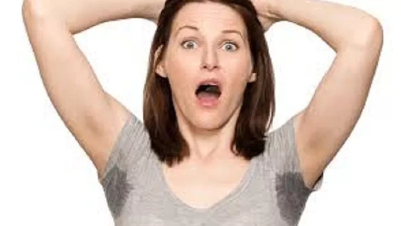 5 أطعمة تحفز التعرق وتكسبك رائحة كريهة.. قللي منها في الصيف