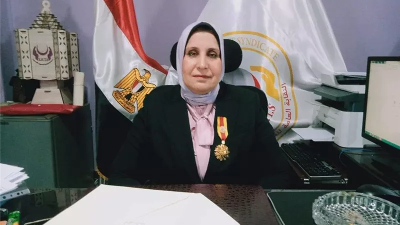 من هى  منى حبيب المكرمة من الرئيس السيسي في احتفالية عيد العمال؟