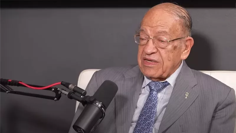 وسيم السيسي يدافع عن زاهي حواس بعد تصريحاته الجدلية عن قصة سيدنا موسى 