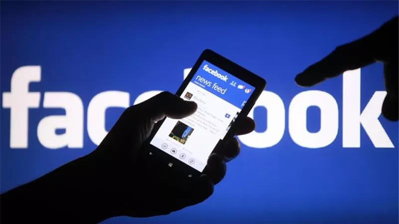هل ينشر فيسبوك الصور والفيديوهات الخاصة بالمستخدمين ؟