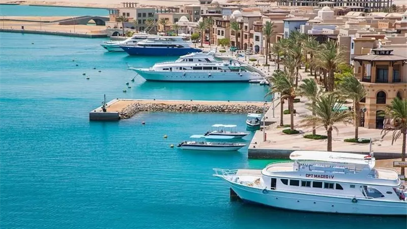 بدء خطوات إنشاء ميناء بحري دولي سياحي برأس الحكمة الجديدة