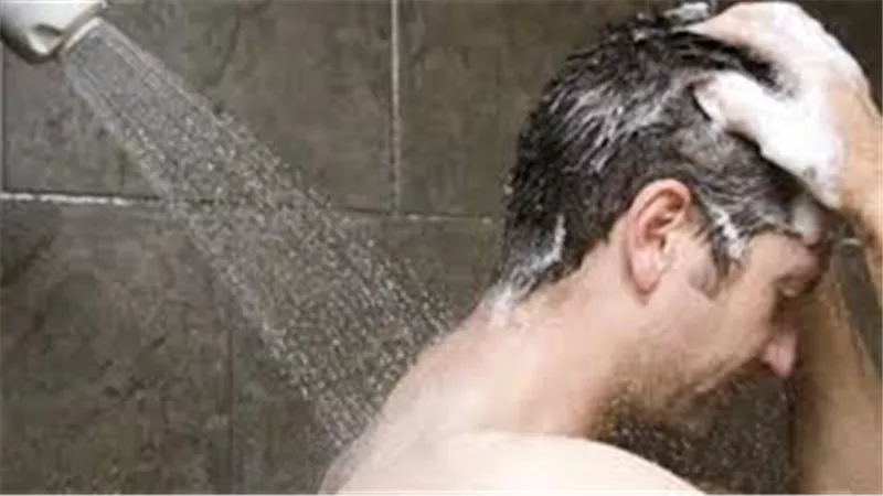  أفضل أوقات الغسل يوم الجمعة وهل يأثم تاركه؟