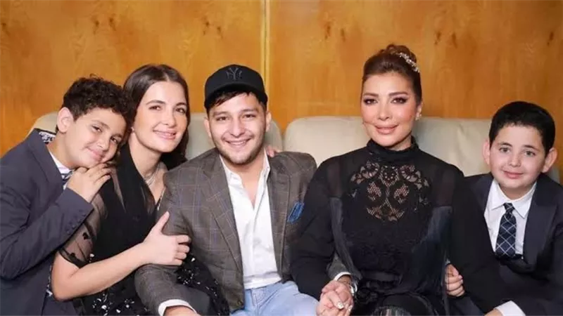 تعرفي على طرق النجمات في تربية أبنائهن.. ياسمين عبدالعزيز نموذجاً ملهماً